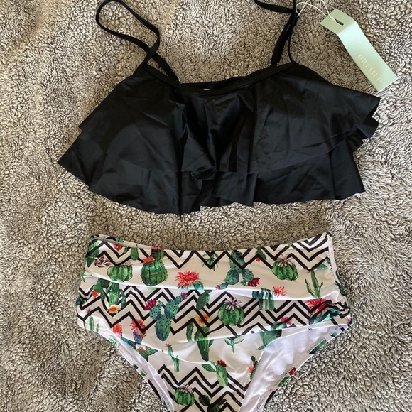 Cactus Print Ruched  Bikini Set - Picture 3 of 5